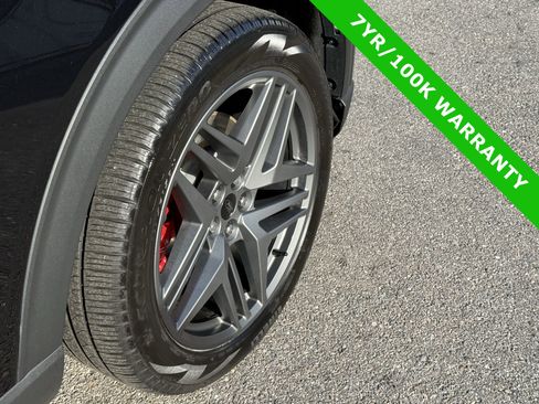 Certified 2025 Ford Explorer ST image 12