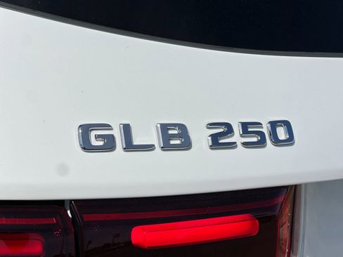 New 2026 Mercedes-Benz GLB 250 image 12