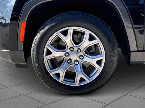 Used 2022 Jeep Wagoneer Series II image 9