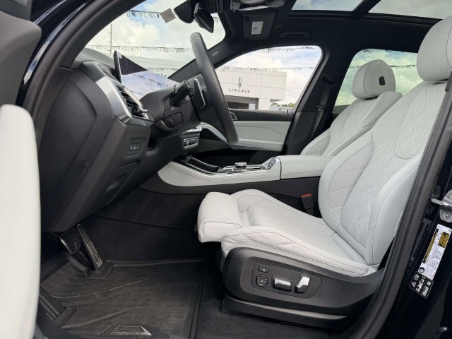 Used 2026 BMW X5 xDrive40i w/ M Sport Package AWD/4WD image 9