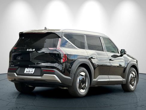 New 2026 Kia EV9 Wind image 4