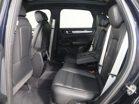 Used 2023 Porsche Cayenne Platinum Edition AWD/4WD image 56