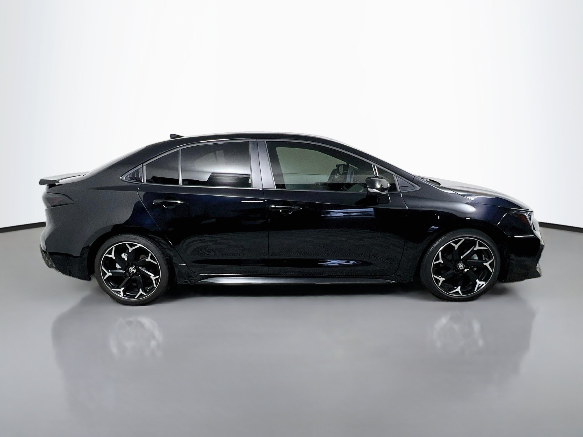 Used 2025 Toyota Corolla FX w/ Convenience Package FWD image 3