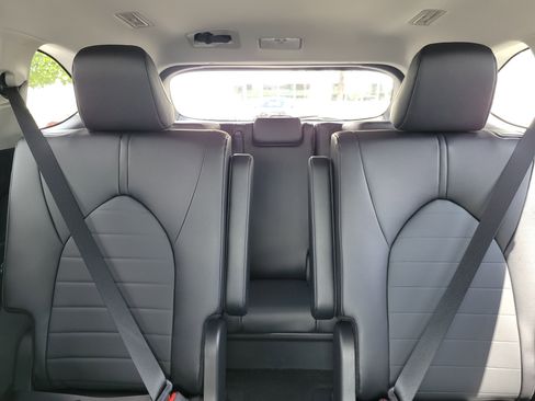 Used 2026 Toyota Highlander XLE image 21