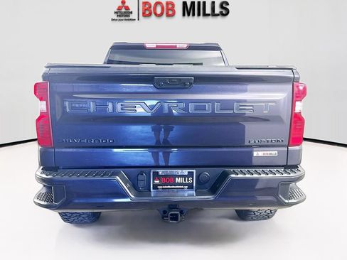 Used 2022 Chevrolet Silverado 1500 Custom w/ LPO, Dark Essentials Package AWD/4WD image 6