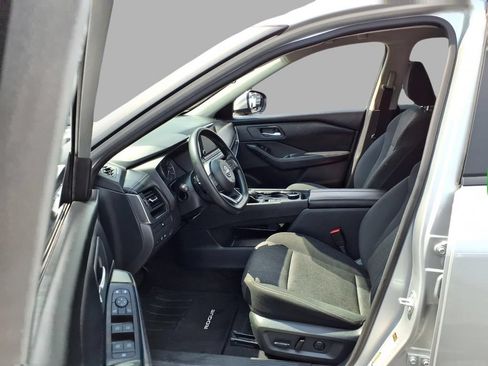 Used 2024 Nissan Rogue SV AWD/4WD image 19