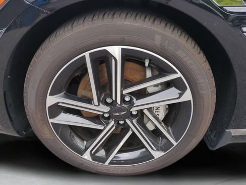 Certified 2025 Genesis G80 2.5T Advanced AWD/4WD image 10