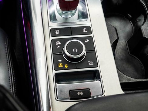 Used 2022 Land Rover Range Rover Sport SVR image 21