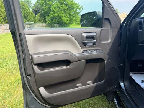 Used 2017 Chevrolet Silverado 1500 W/T w/ Chrome Bumper Package AWD/4WD image 9