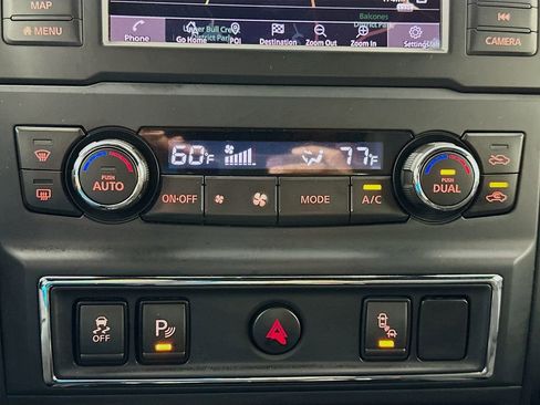 Used 2019 Nissan Titan SV w/ SV Convenience Package AWD/4WD image 16
