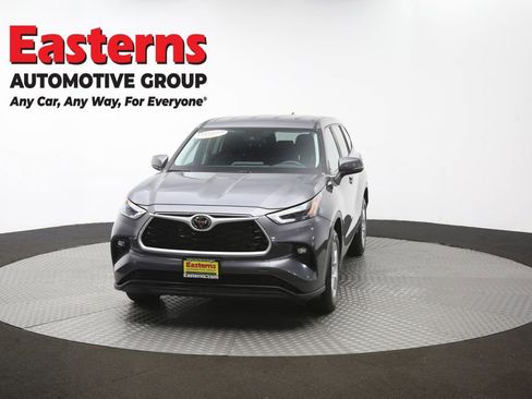 Used 2024 Toyota Highlander LE FWD image 54