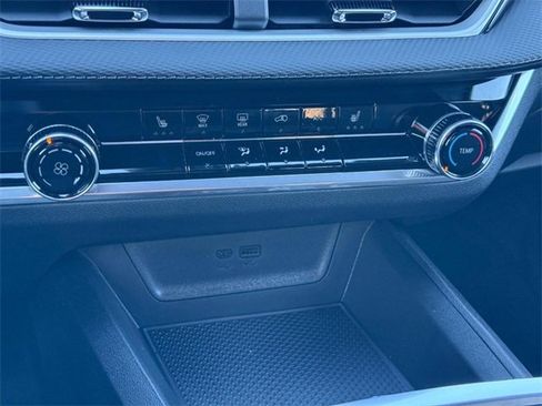 New 2026 Chevrolet Equinox LT image 13