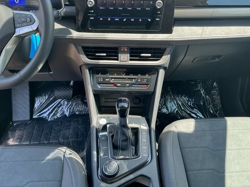 New 2026 Volkswagen Taos SE AWD/4WD image 11