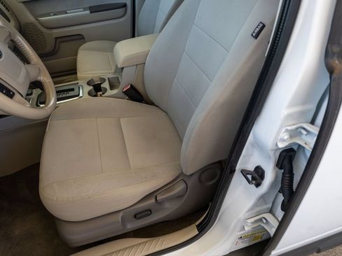 Used 2011 Ford Escape 2WD Hybrid image 10