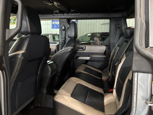 Used 2022 Ford Bronco Wildtrak image 11