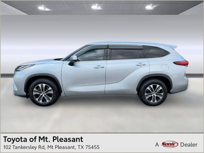 Used 2022 Toyota Highlander XLE
