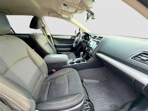 Used 2018 Subaru Outback 2.5i Premium image 29