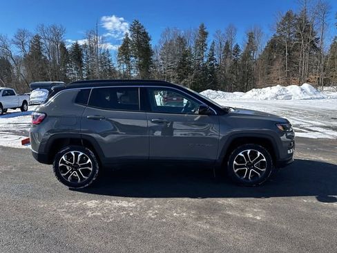 Used 2022 Jeep Compass Limited image 6