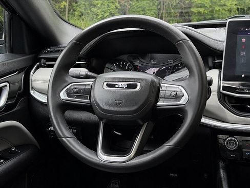 Used 2024 Jeep Compass Limited w/ Sun and Sound Group AWD/4WD image 12