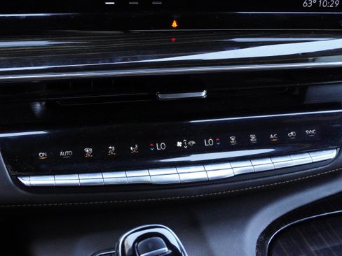 Used 2021 Cadillac Escalade Premium Luxury w/ LPO, Radiant Package image 26