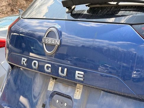 Used 2023 Nissan Rogue S AWD/4WD image 16