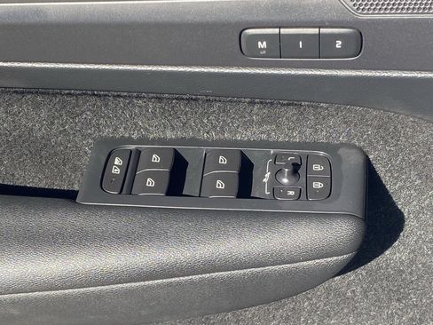 Used 2019 Volvo XC40 T4 Inscription FWD image 20