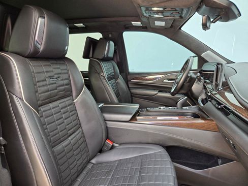 Used 2023 Cadillac Escalade Sport Platinum AWD/4WD image 29