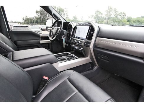 Certified 2022 Ford F350 Lariat w/ Chrome Package AWD/4WD image 29