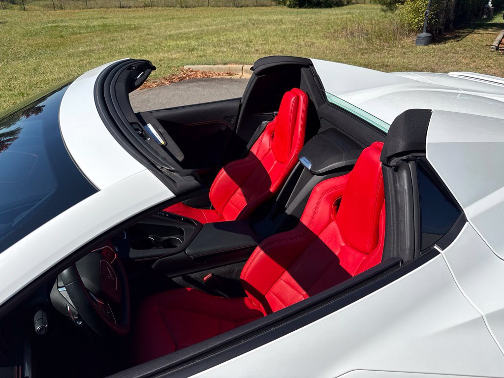 Used 2022 Chevrolet Corvette Stingray Convertible w/ 1LT RWD image 39