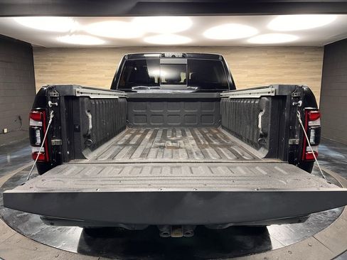 Used 2020 RAM 3500 Limited image 17