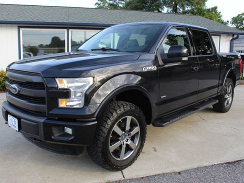 Used 2015 Ford F150 Lariat w/ Equipment Group 501A Mid AWD/4WD image 33