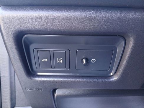 Used 2016 Land Rover Discovery Sport HSE image 28