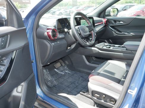 Used 2026 Chevrolet Equinox RS w/ Safety and Technology Package AWD/4WD image 11