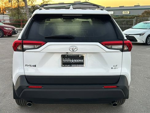 New 2025 Toyota RAV4 LE image 7