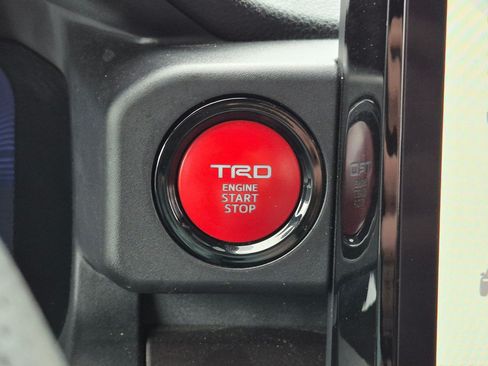 Used 2025 Toyota Tacoma TRD Off-Road AWD/4WD image 21