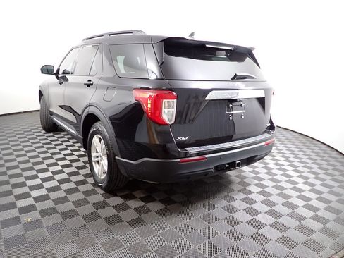 Used 2020 Ford Explorer XLT w/ Comfort Package image 7