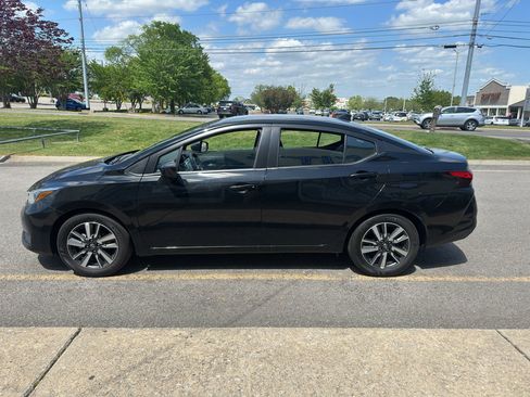 Used 2025 Nissan Versa SV image 7