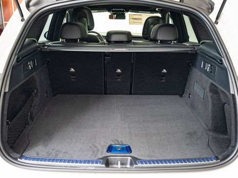 Used 2025 Mercedes-Benz GLC 300 4MATIC image 19