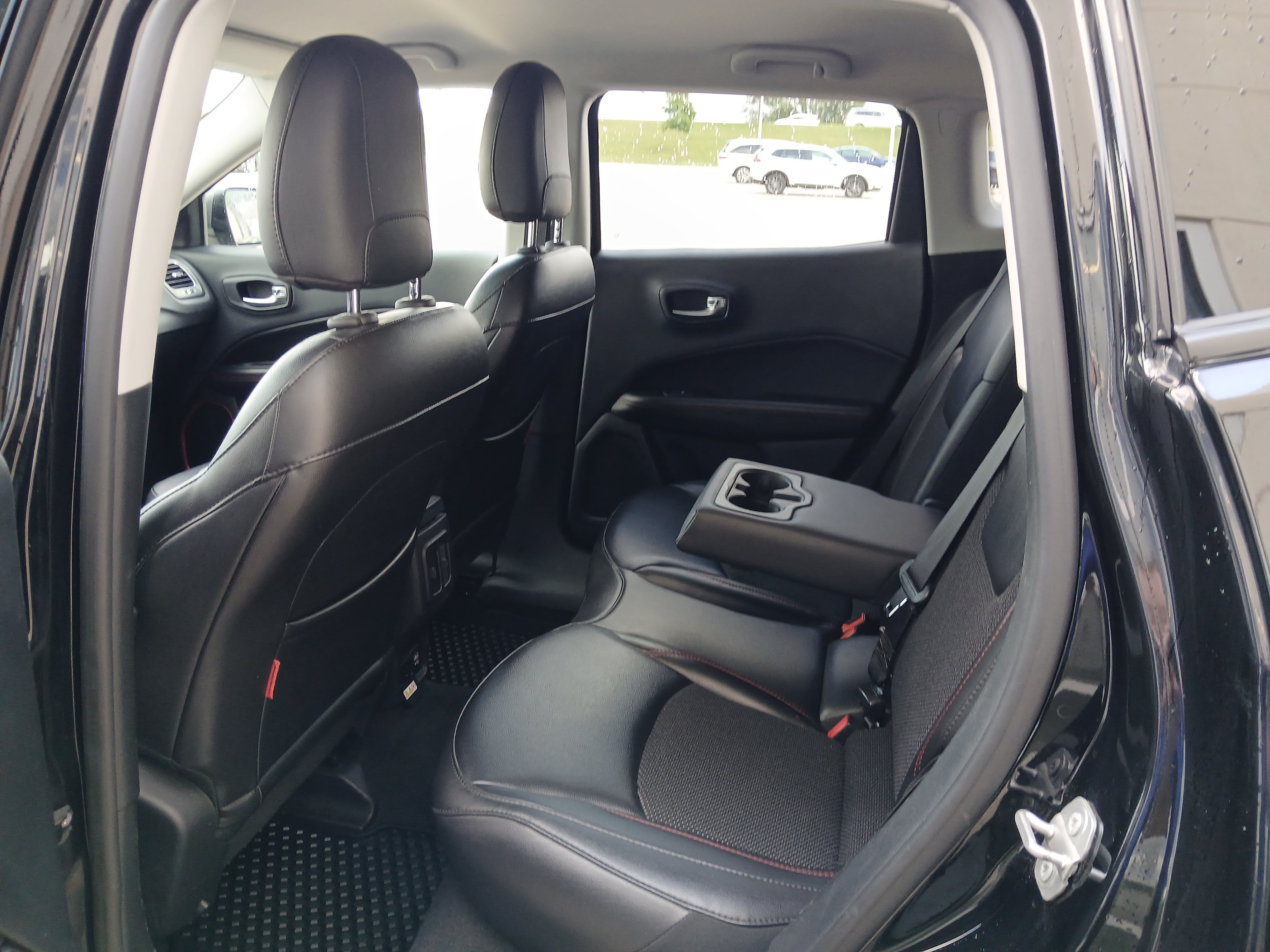 Used 2019 Jeep Compass Trailhawk AWD/4WD image 9