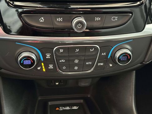 Certified 2023 Chevrolet Traverse LT FWD image 23