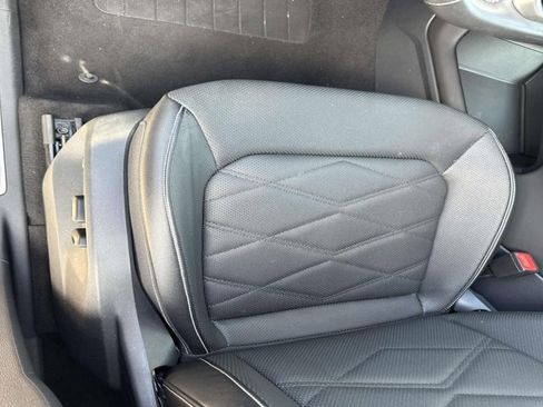 Used 2025 Volkswagen Atlas SE image 9