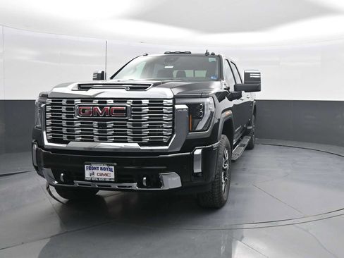 New 2026 GMC Sierra 2500 Denali w/ Technology Package AWD/4WD image 3
