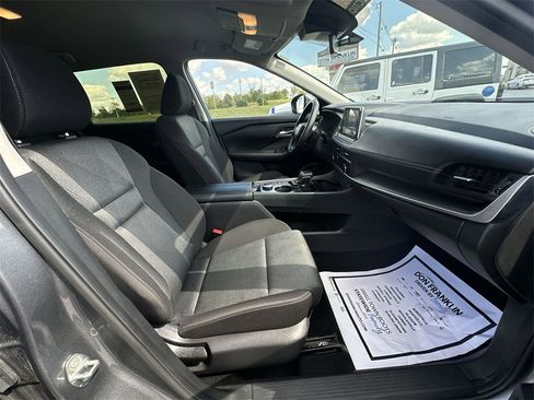 Used 2025 Nissan Rogue SV image 23