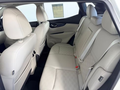 Used 2021 Nissan Rogue Sport SV w/ Technology Package FWD image 22