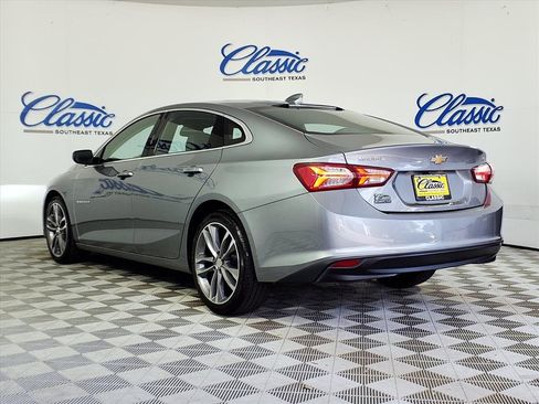 Used 2023 Chevrolet Malibu LT image 2