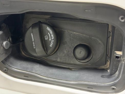 Used 2021 Ford F250 Lariat w/ Chrome Package image 30