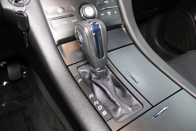 Used 2013 Ford Taurus SEL FWD image 16