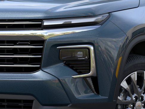 New 2026 Chevrolet Traverse LT w/ Sun and Wheel Package FWD image 10