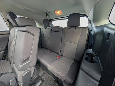 Used 2023 Toyota Highlander LE image 26