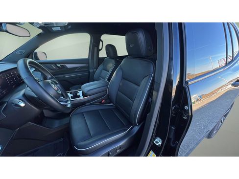 Certified 2025 Buick Enclave Sport Touring image 24